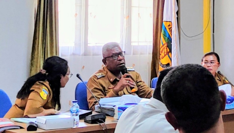 Pimpin Rapat Antar OPD, PLT. Bupati Ingatkan Bekerja Hati-hati