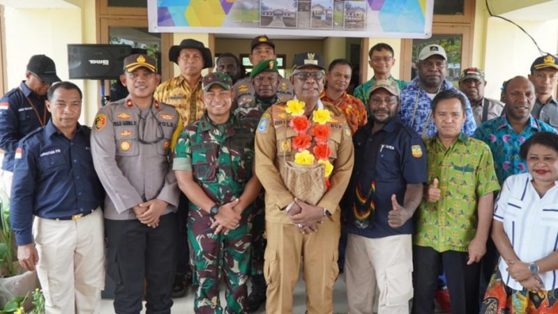 Resmikan Kantor Distrik Mimika Barat, Plt Bupati Mimika : Saya akan Sering Videocall Pastikan Semua Kadistrik di Tempat Tugas
