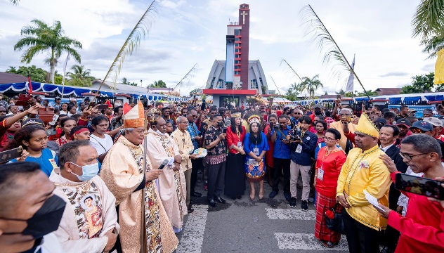 Misa Pentahbisan Imam dan Diakon di Gereja Santo Stefanus Sempan Berlangsung Meriah