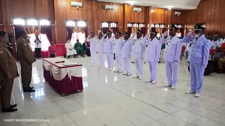 Bupati Nabire Lantik 9 Lurah dan 72 Kepala Kampung.