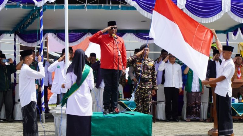 Upacara Peringatan Hari Santri Nasional, Plt Bupati : Fokus Lakukan Kebaikan Untuk Diri Sendiri dan Orang Lain