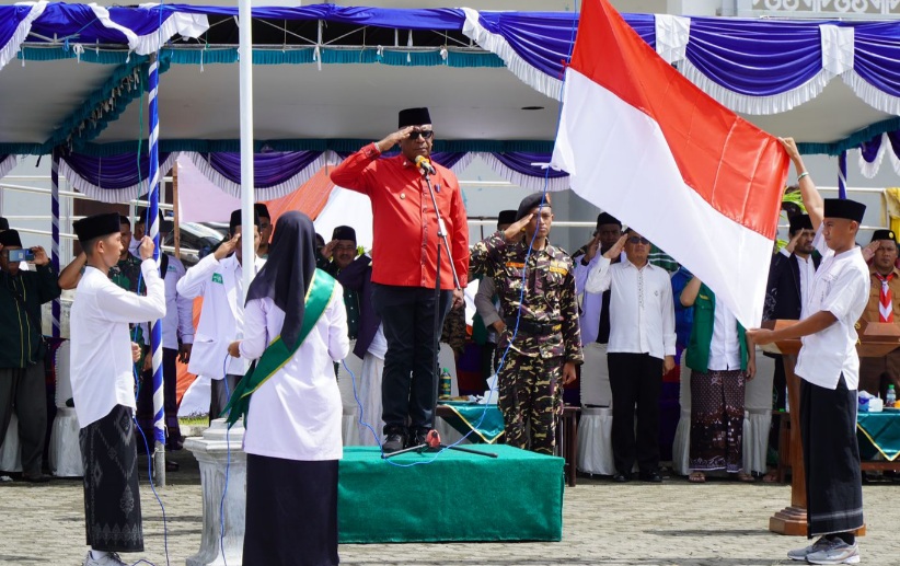 Upacara Peringatan Hari Santri Nasional, Plt Bupati : Fokus Lakukan Kebaikan Untuk Diri Sendiri dan Orang Lain