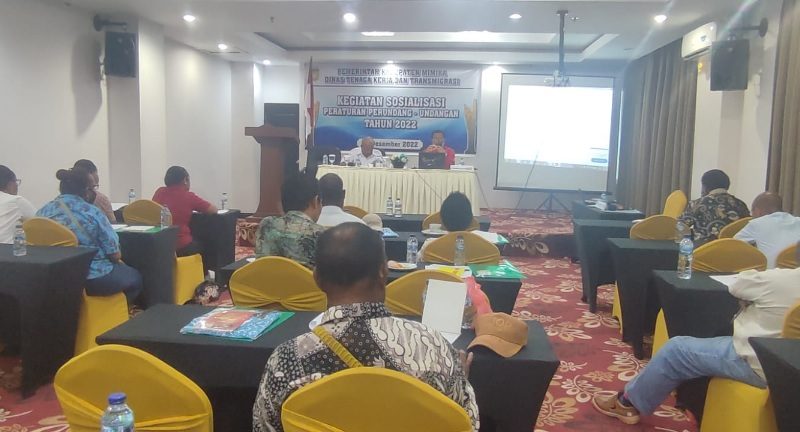 Disnakertrans Mimika Gelar Sosialisasi Raperda Perlindungan Tenaga Kerja