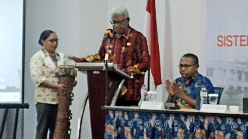 Plt Bupati Mimika : Ada Oknum Pimpinan OPD Bawa Uang APBD Dua Sampai 4 Koper Keluar Daerah