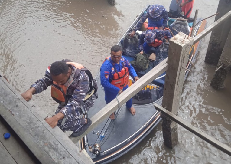 Seorang Anak Terjatuh dan Tenggelam di Dermaga Tomor, SAR Gabungan Lakukan Pencarian