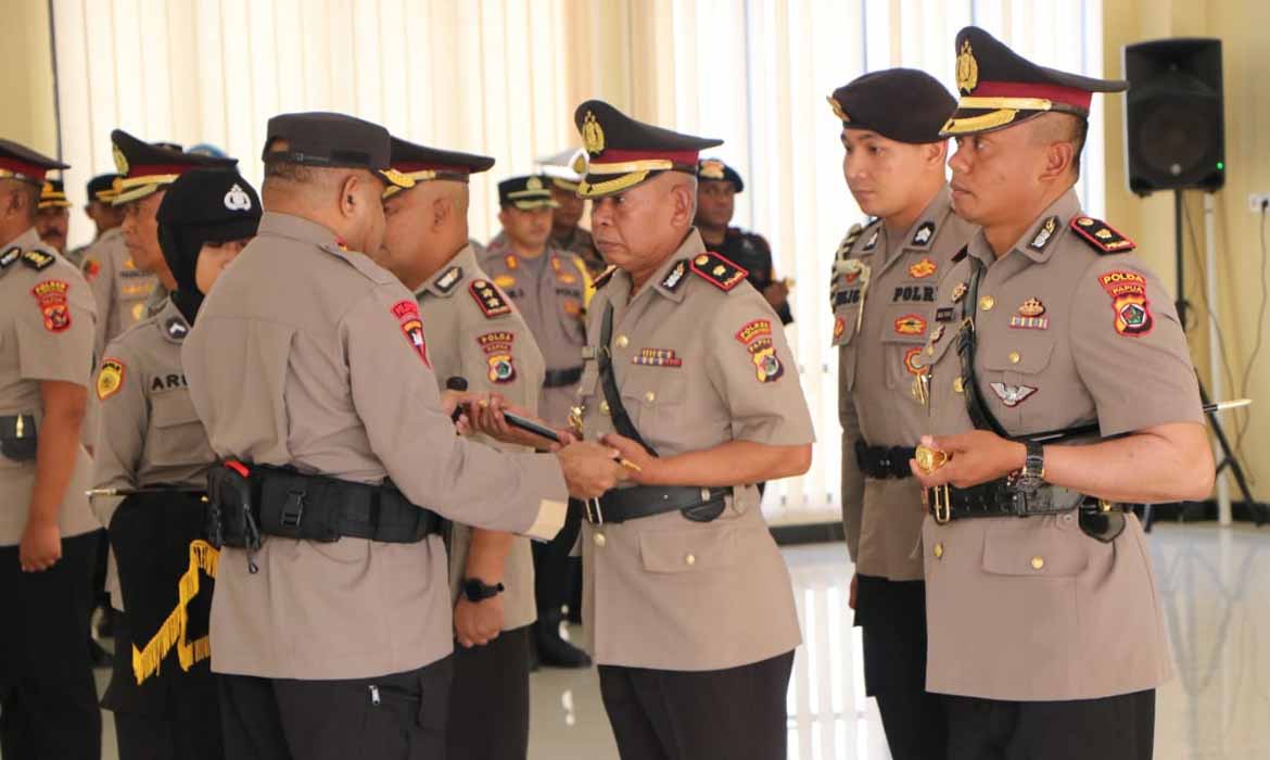 Kapolda Papua Pimpin Upacara Sertijab Tiga Kapolres Jajaran Polda Papua