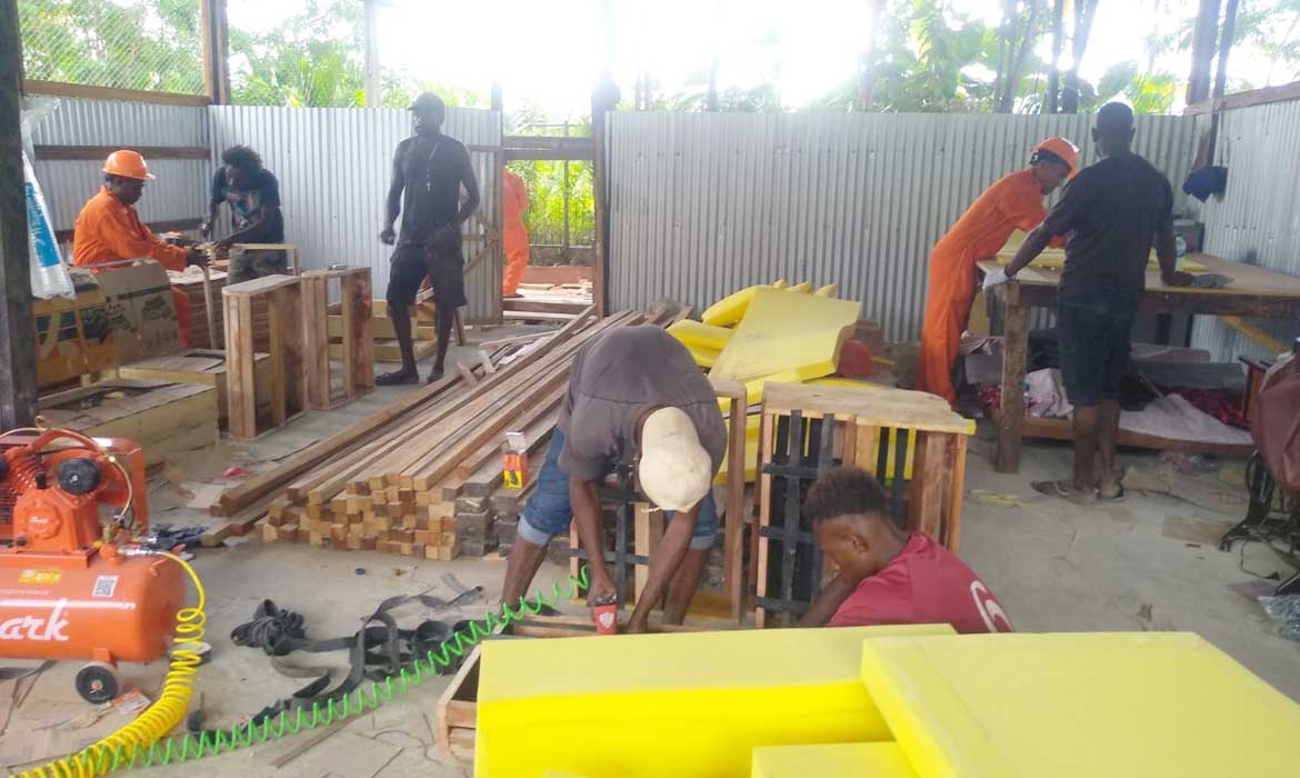 Ingin Pesan Kursi Sofa Bisa Pesan di YPTP