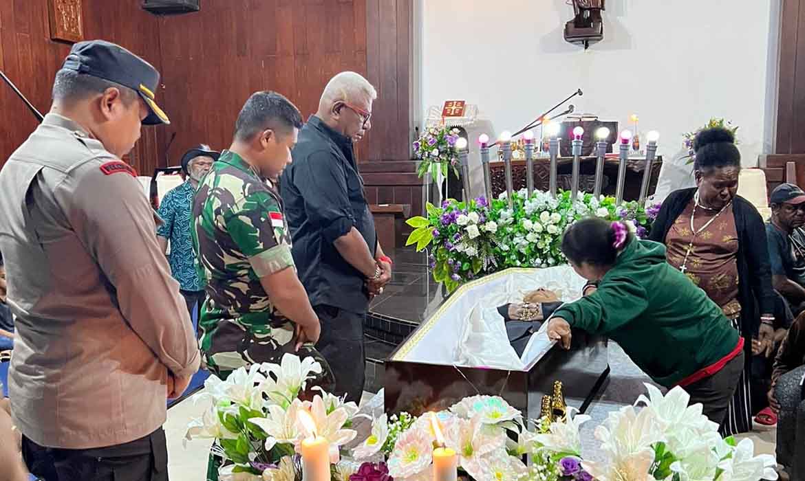 Plt Bupati Mimika : Thom Beanal Tokoh Besar Papua, Sosok yang Bijak dan Pejuang Perdamaian