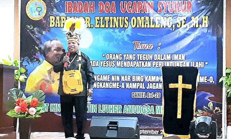 Disambut Ribuan Massa, Eltinus Omaleng : Tuhan Yesus Benar Ada