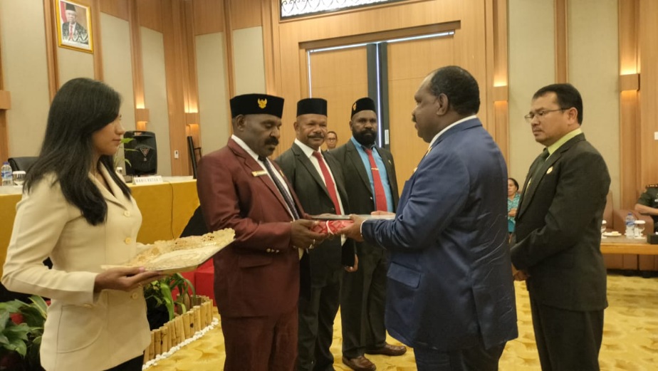 DPRD Puncak Sahkan APBD Perubahan Kabupaten Puncak Sebesar Rp.1,9 T