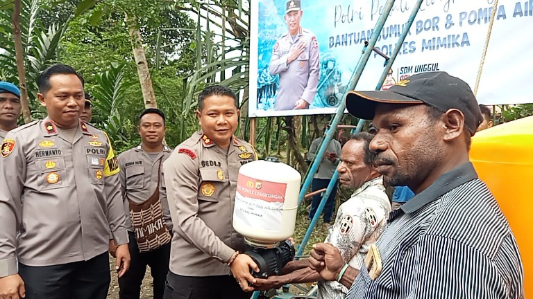 Program Polri Peduli Lingkungan, Polres Mimika Bangun Sumur Untuk Warga Irigasi