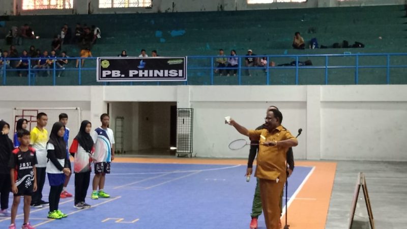Turnamen Bulutangkis Piala Cartenz Bupati Mimika Cup II Kelompok Umur Se Provinisi Papua Tengah Resmi dibuka