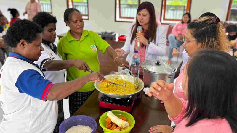 Freeport Bersama PWKK Selenggarakan Pelatihan Kesehatan Cegah Stunting di Kampung Tioka Kencana