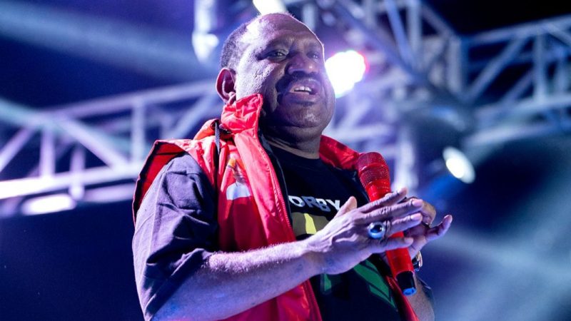 Sponsori Grup Regge DMP Konser di Timika, Wilem Wandik Nyatakan Siap Maju Sebagai Calon Gubernur Papua Tengah