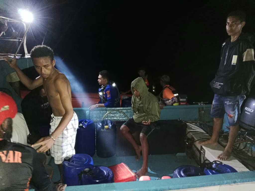 Long Boat POB Terbalik di Muara Dramai, Satu Korban dikabarkan Hilang