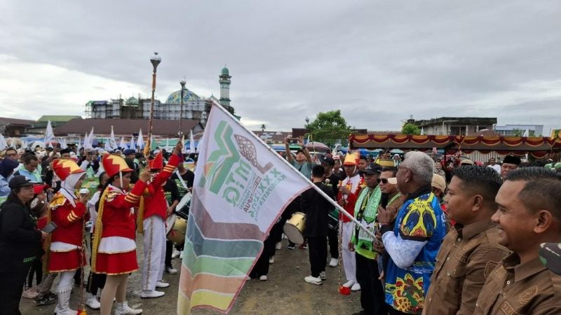 Bupati Jhon Rettob Lepas  Ribuan Peserta Pawai Ta’aruf Sambut MTQ XXX Tingkat Provinsi se-Tanah Papua