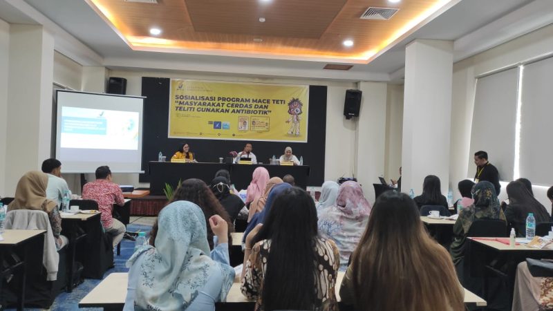 Loka Pom Mimika Sosialisasikan Program Mace Teti, Masyarakat Cerdas dan Teliti Gunakan Antibiotik