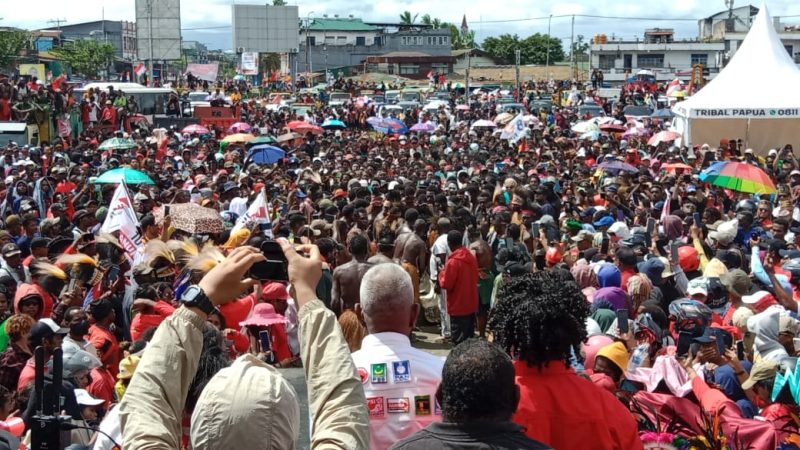 Paslon ‘JOEL’ Sampaikan Terima Kasih Pada Pendukung Nusantara Mimika Saat Deklarasi