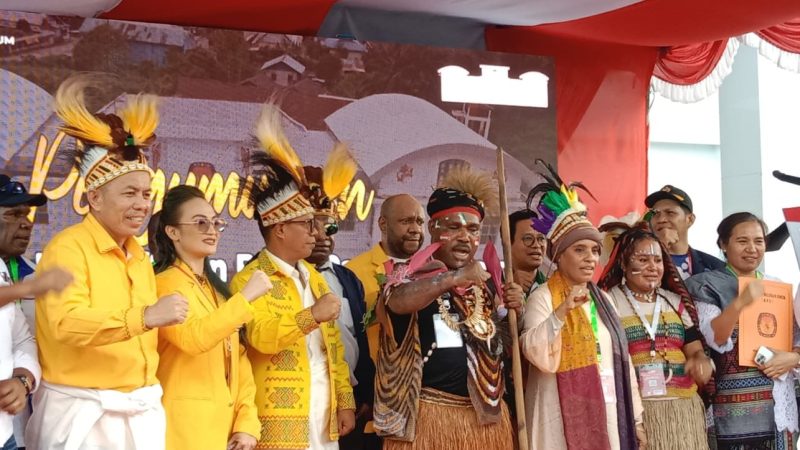 Paslon MP3 Resmi Mendaftar ke KPU Mimika, Berkasnya Dinyatakan Lengkap