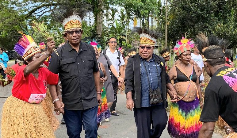 Disambut Dengan Adat dan Ibadah, AMDU pastikan JOEL Bungkus di Kadun Jaya