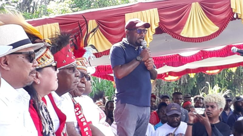 Dihadapan Ribuan Warga Kwamki Narama, Tokoh Pemuda ini Ajak Seluruh Intelektual Muda Mimika Berjuang Menangkan JOEL