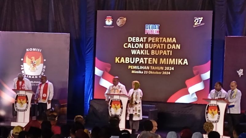 Debat Publik, Paslon Nomor 1 Rettob – Kemong Paparkan Visi Misi Menuju Gerbang Emas