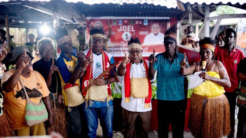 Mama-mama Posko Pulau Pisang Hanya Percaya John-Emanuel