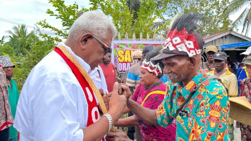 Diskusi Santai, Warga Naenamuktipura Curhat Persoalan yang Dialami Masyarakat Kepada Joel