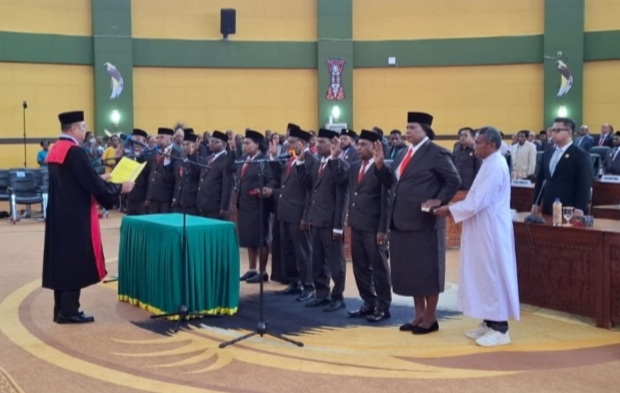 Sembilan Anggota DPRK Mimika Resmi Dilantik