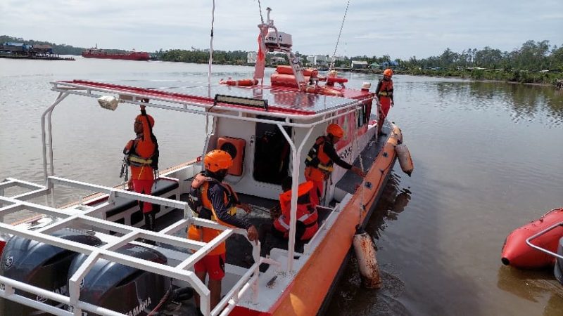 Long Boat Bermuatan Karaka Tenggelam di Perairan Puriri, Satu Orang Dalam Pencarian 