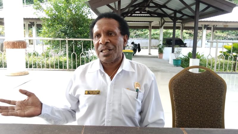 Legislator Dapil V DPRK Mimika, Adolf Omaleng Berharap Guru dan Tenaga Medis Kembali ke Tempat Tugas 