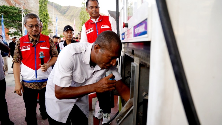 Tingkatkan Pelayanan, Pertamina Patra Niaga Regional Papua Maluku Gandeng Pemerintah Lakukan Pengecekan di SPBU Sentani
