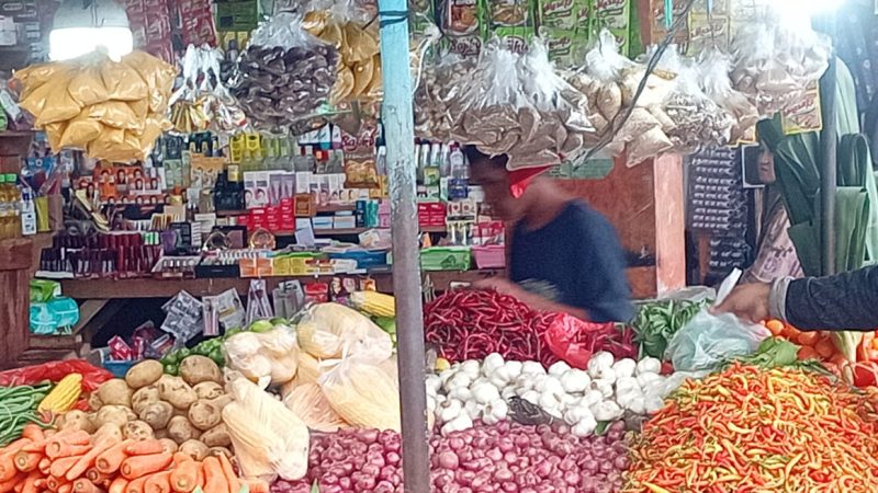 Harga Cabai Meroket, Pembeli : Mendingan Kurangi Makanan Pedas