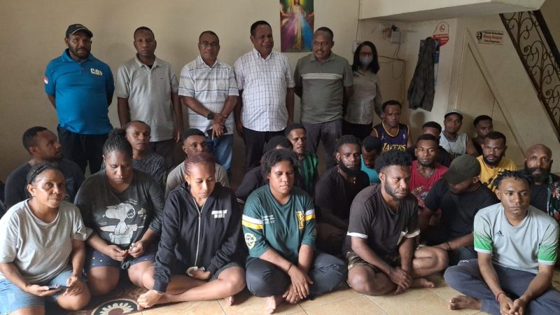 Pemkab Mimika Pulangkan 21 Pekerja PT HAL Terlantar di Jakarta   