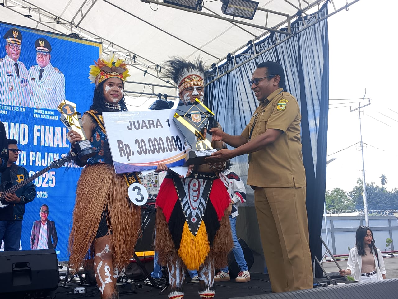 Tampil Memukau, SMAN 1 Timika Jadi Duta Pajak Daerah 2025