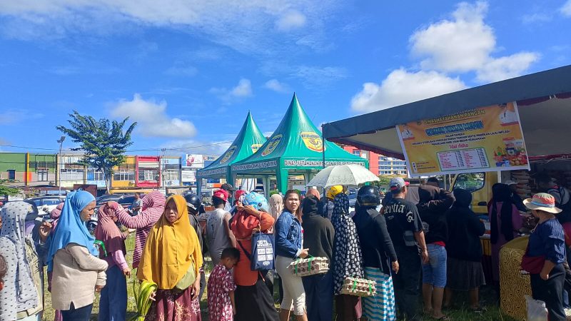 Warga Serbu Gerakan Pangan Murah Jelang Idul Adha