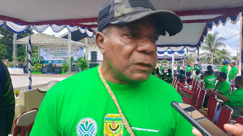 Puncak Hari Lingkungan Hidup se-dunia, DLH Mimika Sumbangkan 13 Unit Motor Gerobak Sampah