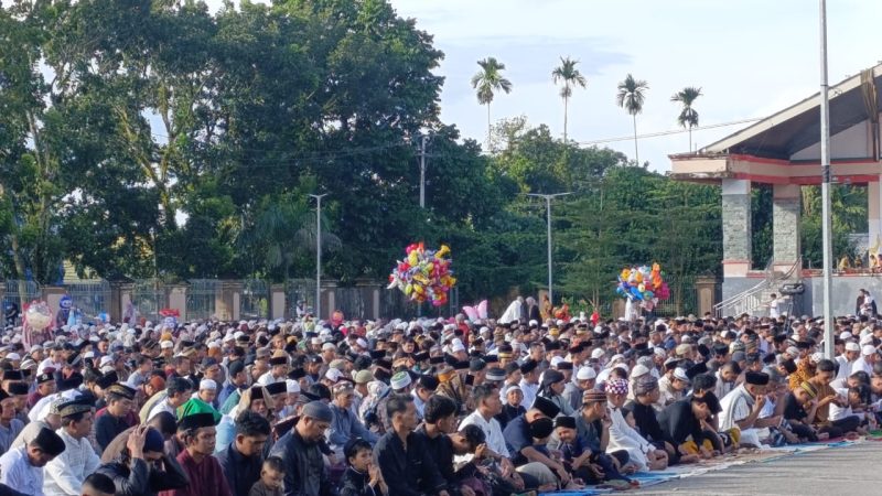 Ribuan Umat Muslim Padati Pelataran Eme Neme Yauware, Rayakan Idul Adha