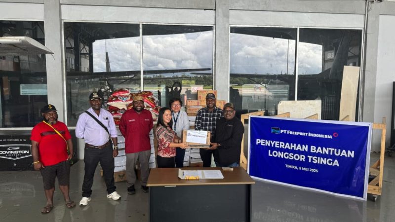 Bantu Warga Terdampak Longsor di Tsinga, PTFI dan YPMAK Serahkan Bantuan