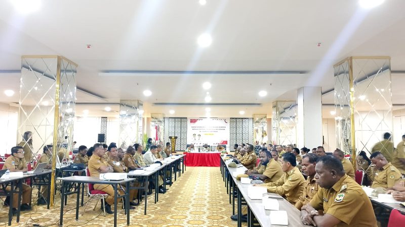 Kepala Distrik dan Lurah se- Mimika Diminta Optimalkan Pelayanan Kepada Masyarakat 