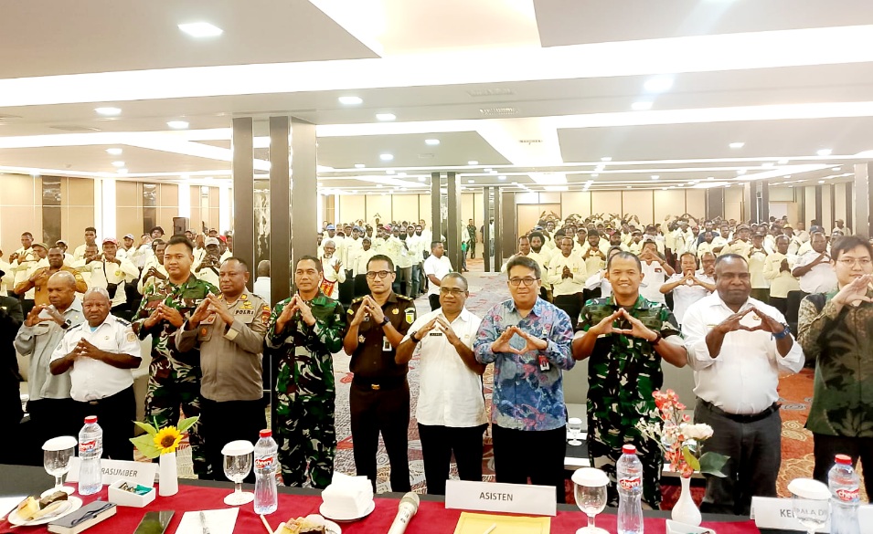 DPMK Mimika Perkuat Peran Perangkat Kampung Tahun 2025