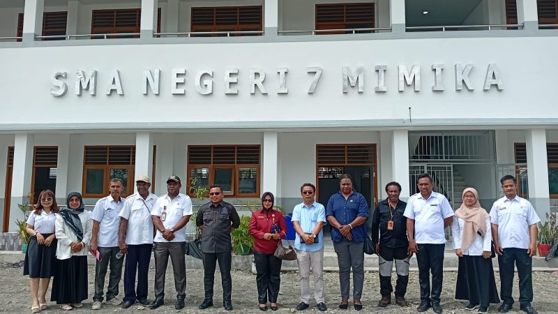 Kunker ke- SMA Negeri 7,Komisi III DPRK Mimika Tegaskan Kualitas dan Kuantias Harus Berjalan Seimbang