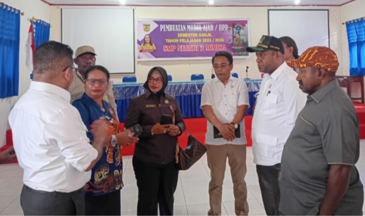 Kunjungi SMPN 2 Timika, Komisi III DPRK Mimika : Ada Hal yang Perlu Ditiru Sekolah Lain…!!! 