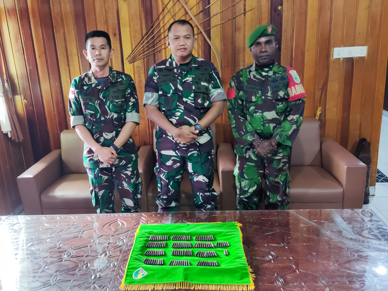 Kodim 1710/Mimika Terima Penyerahan 129 Amunisi dari Warga