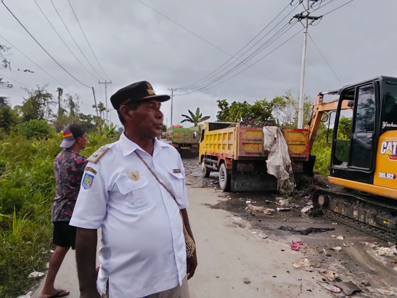 Bersih Bersih Kampung Nawaripi, 100 Ton Sampah Berhasil Diangkut, Norman Ditubun: Akan Bangun Pos Pemantauan Dilokasi TPS