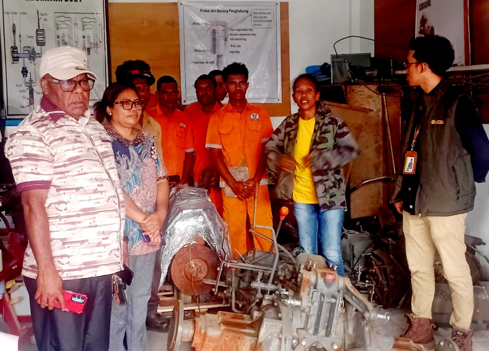 Tingkatkan Keahlian Siswa, SMK Hermon Timika Datangkan Peralatan Praktek