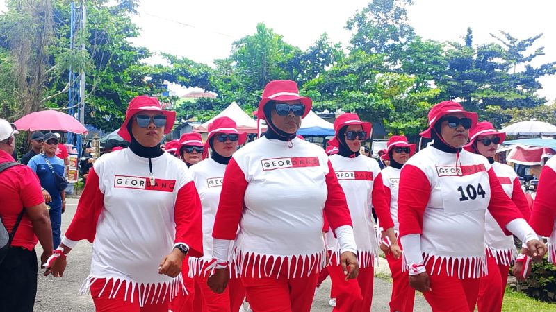 Gerak Jalan Indah Wanita Timika Sambut HUT ke-80 RI