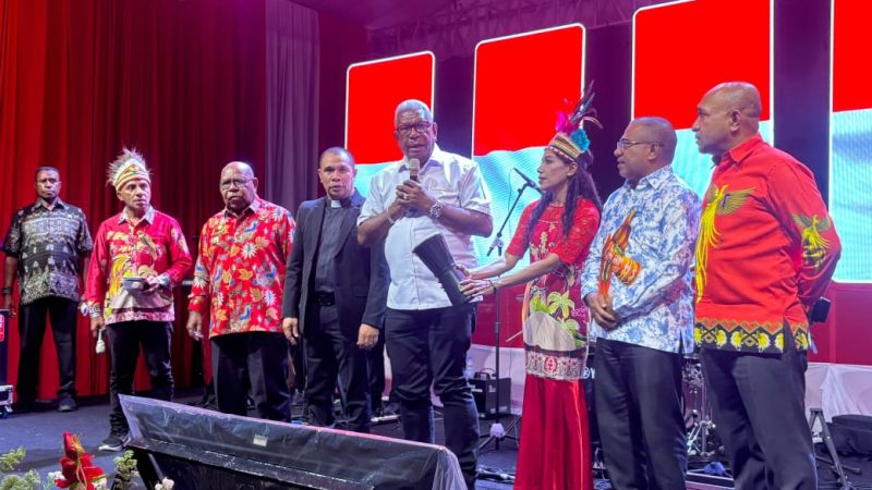 Ribuan Warga Mimika Ikuti KKR Akbar Jelang HUT ke-80 RI