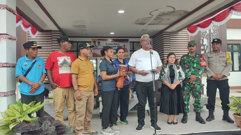 Distrik Wania Luncurkan Program Clean Friday, Langkah Awal Menuju Mimika Sehat