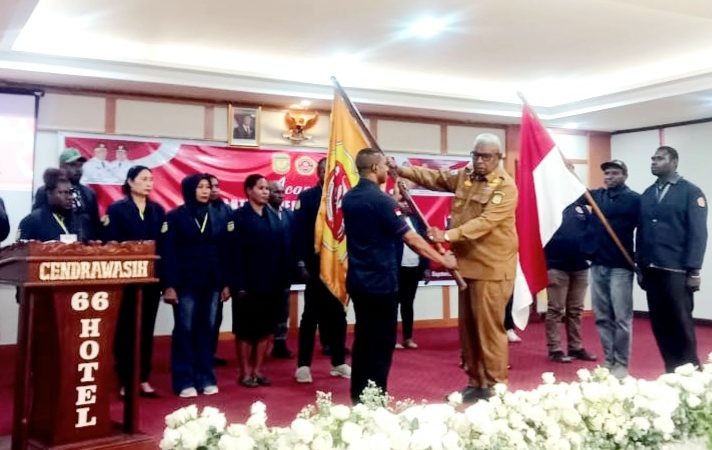 Pengurus Karang Taruna Mimika Resmi dilantik, Bupati Jhon Rettob : Beri Teladan dan Pegang Teguh Komitmen